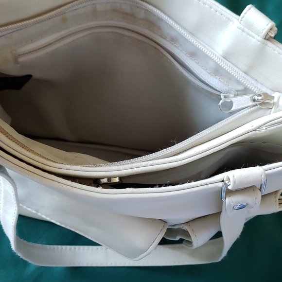 Cream Color Purse - Picture 4 of 10